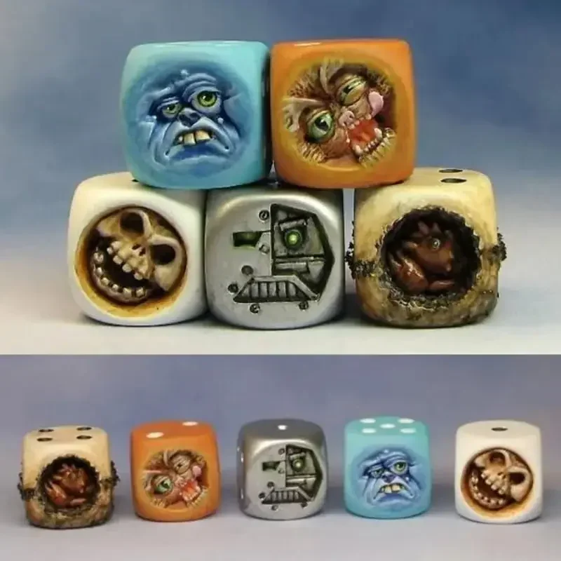Board Game Dungeons And Dragons - Набор кубиков из смолы с изображением