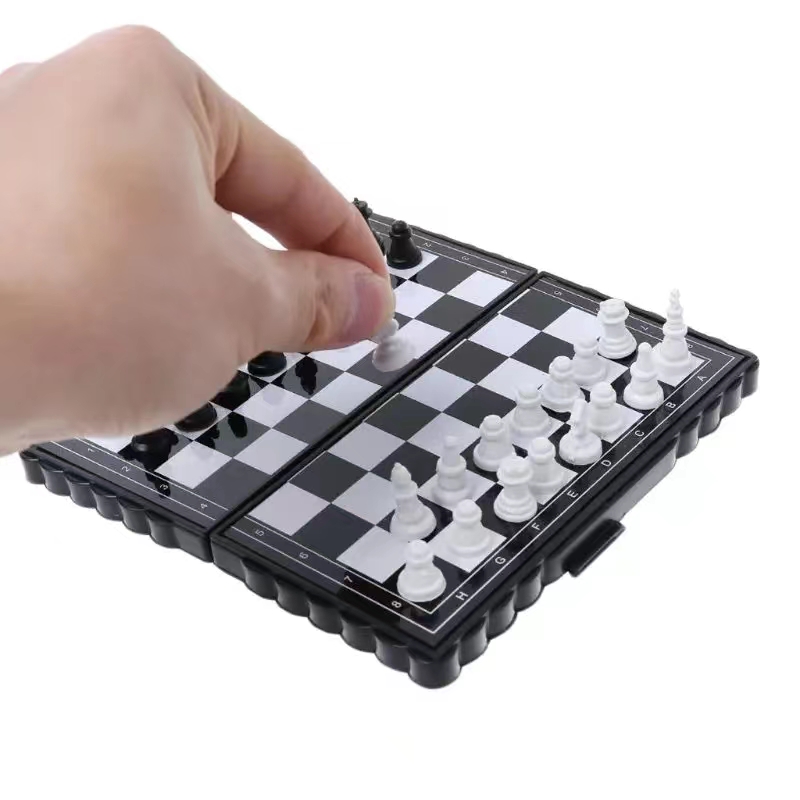 Мини-магнитный шахматный набор – обзор и цена Board Game Cafe